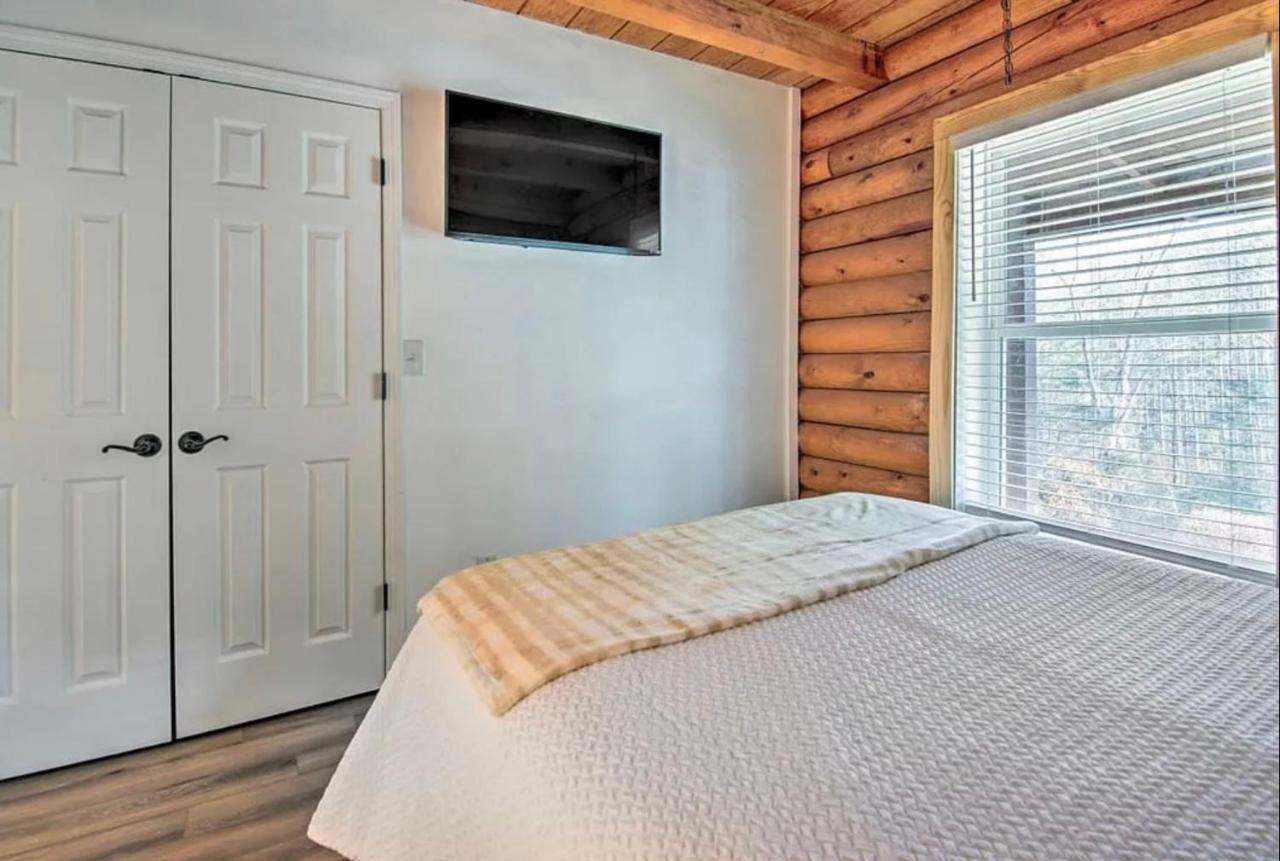 Chalet Smokey Mountain Hideaway *