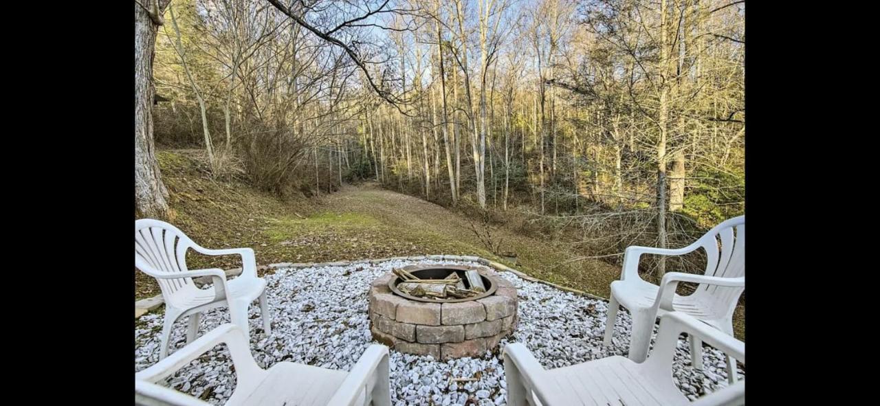 Chalet Smokey Mountain Hideaway *