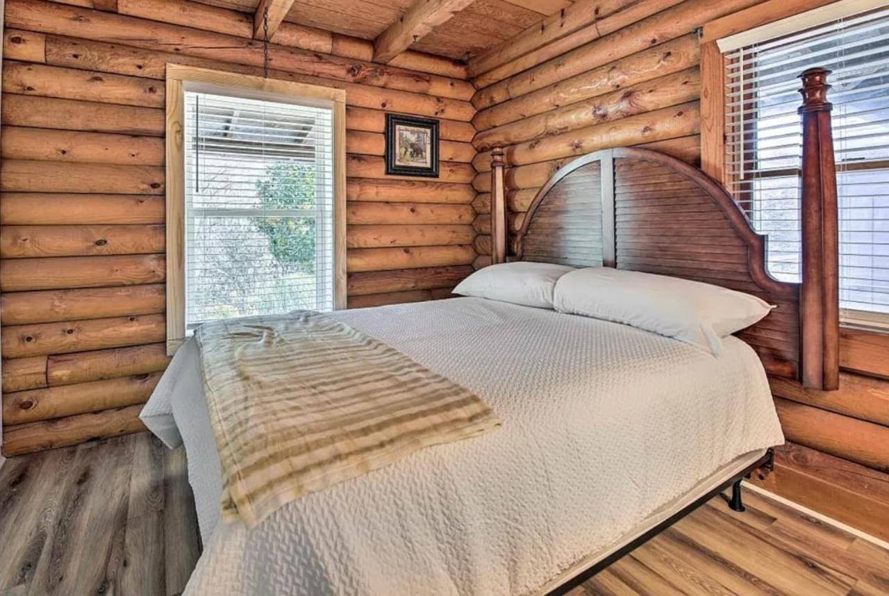 Chalet Smokey Mountain Hideaway *