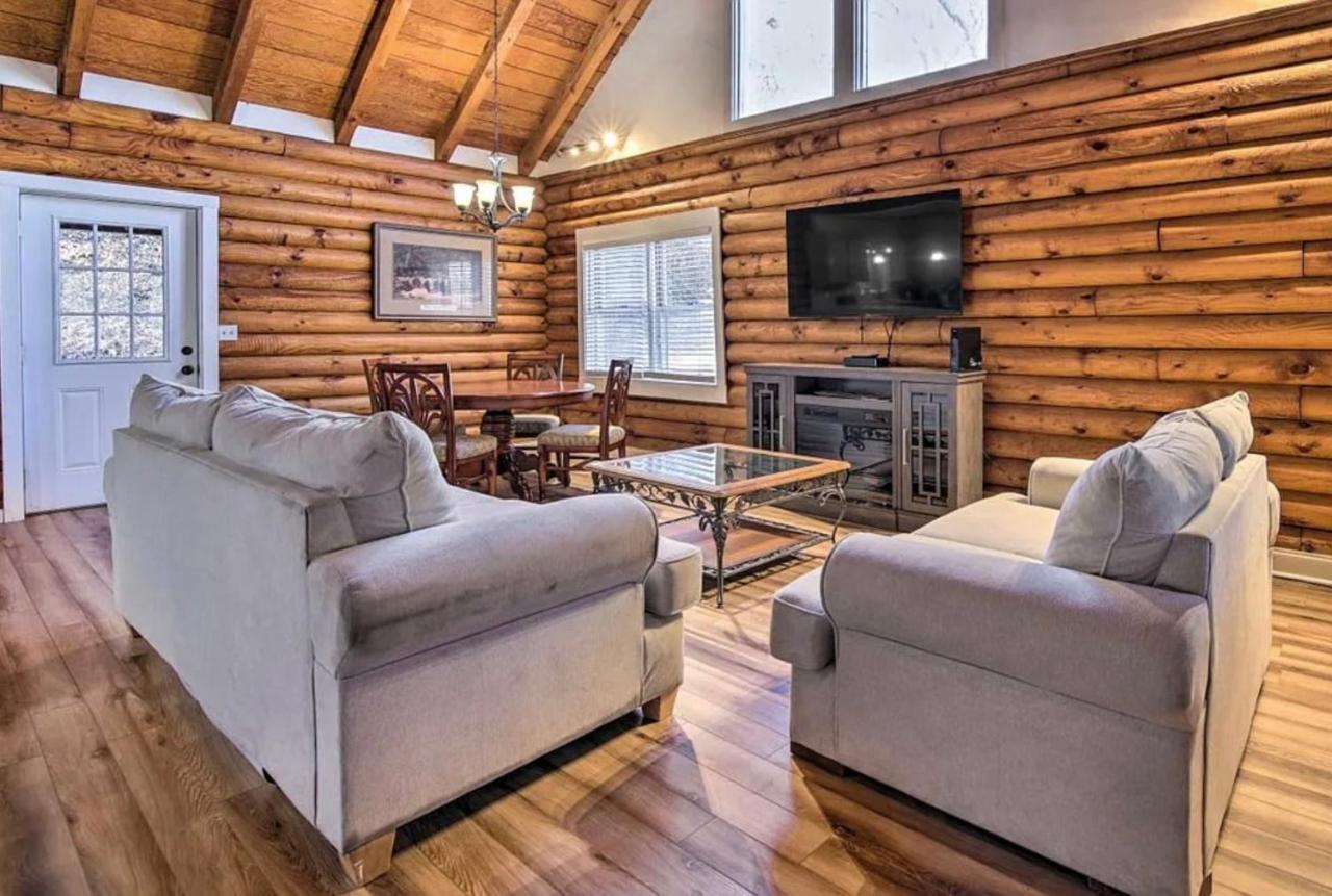 Chalet Smokey Mountain Hideaway *